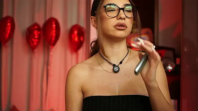 Snapshot of ItalianGirl chatting on February 13, 8:05 pm ItalianGirl online show from February 13, 8:05 pm