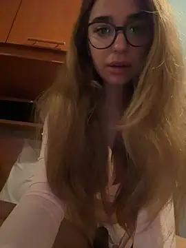 Snapshot of ItalianGirl chatting on March 22, 9:29 pm ItalianGirl online show from March 22, 9:29 pm