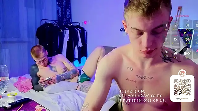 Snapshot of c10h15on1 chatting on February 23, 4:26 pm c10h15on1 online show from February 23, 4:26 pm