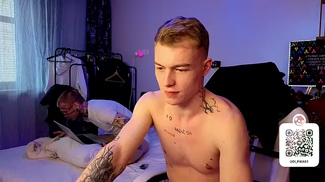 Snapshot of c10h15on1 chatting on March 5, 10:00 am c10h15on1 online show from March 5, 10:00 am