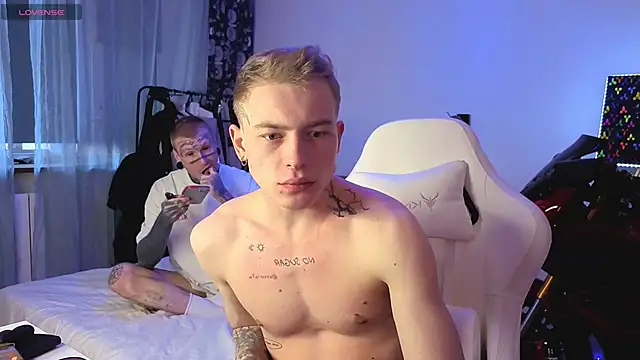 Snapshot of c10h15on1 chatting on March 14, 11:15 am c10h15on1 online show from March 14, 11:15 am