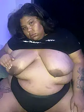 Snapshot of BlaxicanaMami chatting on September 17, 6:26 am BlaxicanaMami online show from September 17, 6:26 am