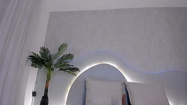 CannelaSmith online show from April 28, 7:41 pm