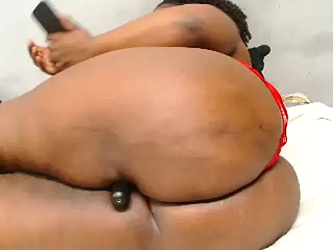 Snapshot of ROYALASS25 chatting on March 9, 8:21 pm ROYALASS25 online show from March 9, 8:21 pm