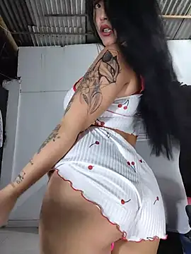 Snapshot of karly_hot_ chatting on August 4, 1:20 am karly hot online show from August 4, 1:20 am