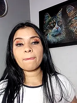 ValerieLove  online show from November 6, 7:48 pm