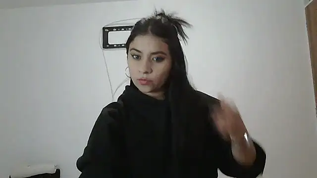 ValerieLove  online show from December 4, 11:13 pm