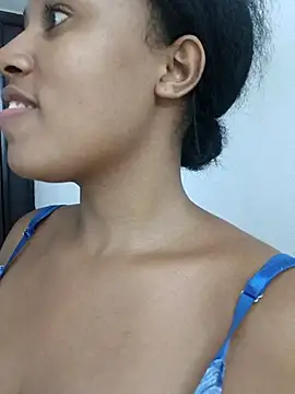 MoniqueMulberry online show from September 13, 1:05 am