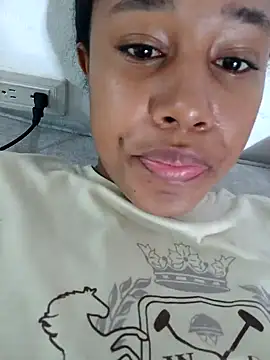 MoniqueMulberry online show from October 5, 7:45 pm