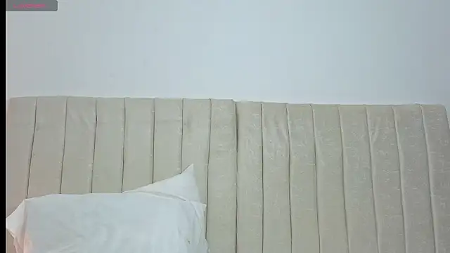 Snapshot of Paulaboterom chatting on May 8, 8:03 pm Paulaboterom online show from May 8, 8:03 pm