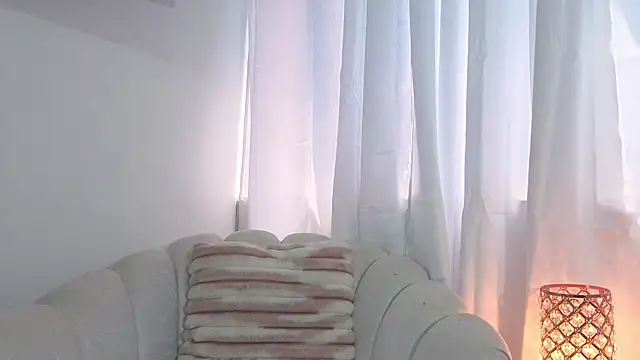 Snapshot of Paulaboterom chatting on July 17, 2:13 pm Paulaboterom online show from July 17, 2:13 pm