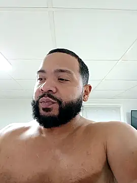 Snapshot of tripping385 chatting on October 22, 9:58 pm tripping385 online show from October 22, 9:58 pm