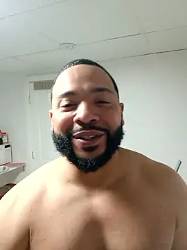 Snapshot of tripping385 chatting on October 27, 12:58 am tripping385 online show from October 27, 12:58 am