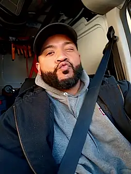 Snapshot of tripping385 chatting on October 27, 7:07 pm tripping385 online show from October 27, 7:07 pm