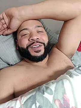 Snapshot of tripping385 chatting on November 2, 11:23 am tripping385 online show from November 2, 11:23 am