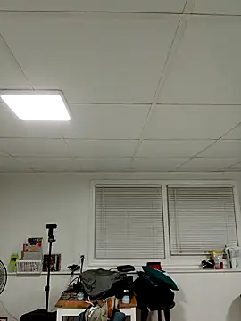 Snapshot of tripping385 chatting on November 7, 1:05 am tripping385 online show from November 7, 1:05 am