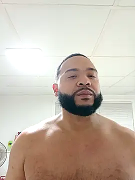 Snapshot of tripping385 chatting on November 9, 3:49 am tripping385 online show from November 9, 3:49 am