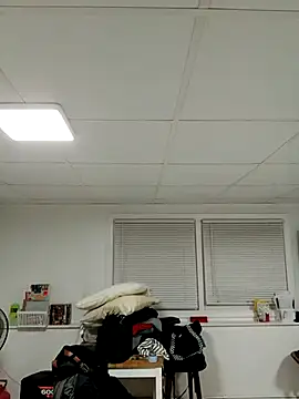 Snapshot of tripping385 chatting on November 22, 3:49 am tripping385 online show from November 22, 3:49 am