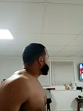 Snapshot of tripping385 chatting on November 27, 1:18 am tripping385 online show from November 27, 1:18 am