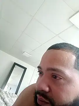 Snapshot of tripping385 chatting on November 27, 1:46 pm tripping385 online show from November 27, 1:46 pm