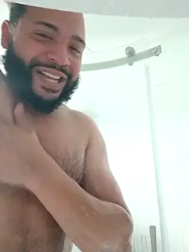 Snapshot of tripping385 chatting on December 14, 3:23 am tripping385 online show from December 14, 3:23 am