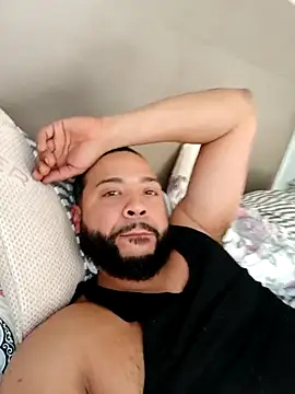 Snapshot of tripping385 chatting on December 14, 6:34 pm tripping385 online show from December 14, 6:34 pm