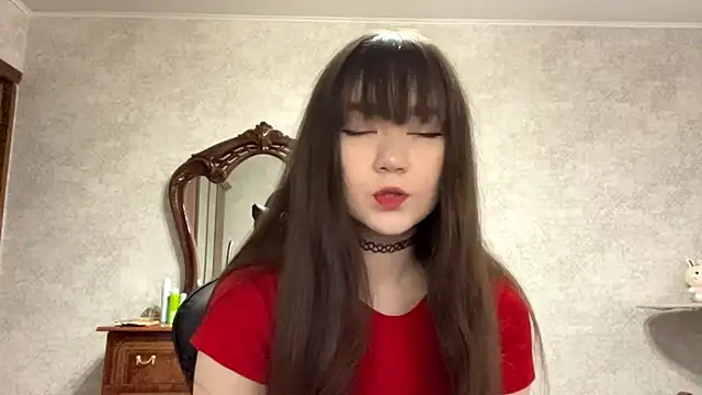 Snapshot of Pikmigirl18 chatting on October 13, 9:42 am Pikmigirl18 online show from October 13, 9:42 am