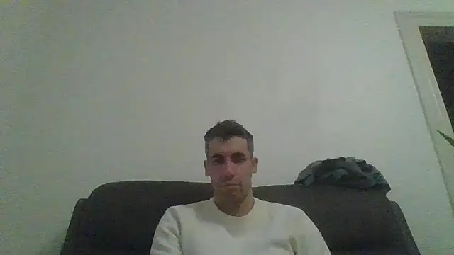 JulioIsHere4you online show from December 16, 7:57 am