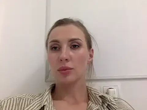 Snapshot of Alveryn chatting on November 3, 7:37 pm Alveryn online show from November 3, 7:37 pm