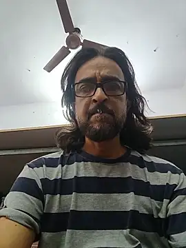 Snapshot of malhotra21 chatting on May 26, 12:01 pm malhotra21 online show from May 26, 12:01 pm