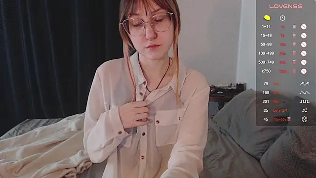 ohmycheryl online show from November 17, 7:30 pm