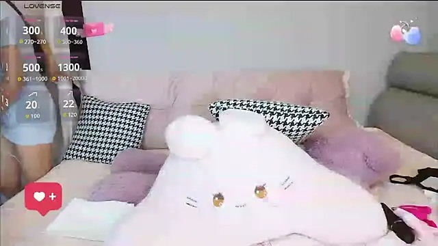 Snapshot of Diva_VVN chatting on May 29, 12:30 am Diva VVN online show from May 29, 12:30 am
