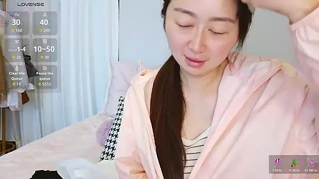 Snapshot of Diva_VVN chatting on June 12, 11:57 pm Diva VVN online show from June 12, 11:57 pm