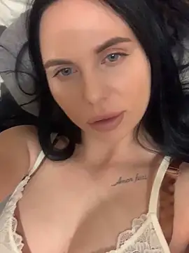 Snapshot of ksenia123 chatting on February 3, 7:19 pm ksenia123 online show from February 3, 7:19 pm