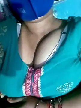 Snapshot of your_favourite_bhabhi chatting on October 4, 8:29 pm your favourite bhabhi online show from October 4, 8:29 pm
