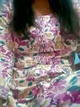 Snapshot of your_favourite_bhabhi chatting on November 1, 3:52 am your favourite bhabhi online show from November 1, 3:52 am