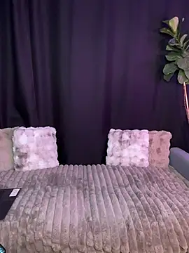 Snapshot of SerynthMeira chatting on October 26, 3:51 pm SerynthMeira online show from October 26, 3:51 pm