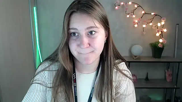 Snapshot of Milka_kamila chatting on May 22, 1:17 pm Milka kamila online show from May 22, 1:17 pm