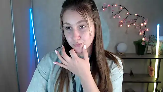 Snapshot of Milka_kamila chatting on May 23, 12:53 pm Milka kamila online show from May 23, 12:53 pm