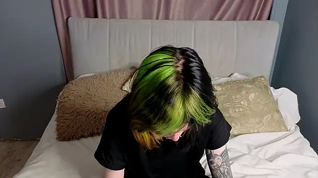 Snapshot of KandraCruser chatting on October 20, 8:20 pm KandraCruser online show from October 20, 8:20 pm