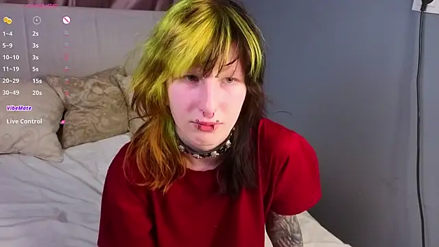 Snapshot of KandraCruser chatting on November 13, 8:08 pm KandraCruser online show from November 13, 8:08 pm