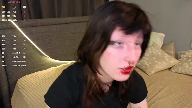 Snapshot of KandraCruser chatting on December 14, 8:35 pm KandraCruser online show from December 14, 8:35 pm