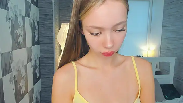 Snapshot of NedraLober chatting on June 21, 6:49 am NedraLober online show from June 21, 6:49 am
