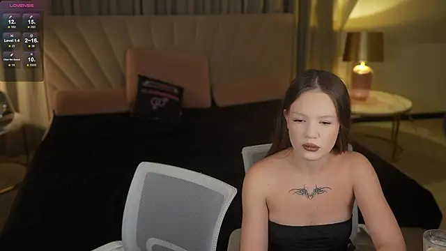 Tiana Princesss online show from December 2, 7:20 pm