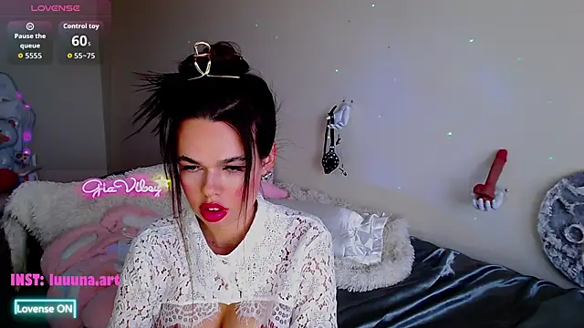 Gia Vibey online show from May 28, 2:36 pm