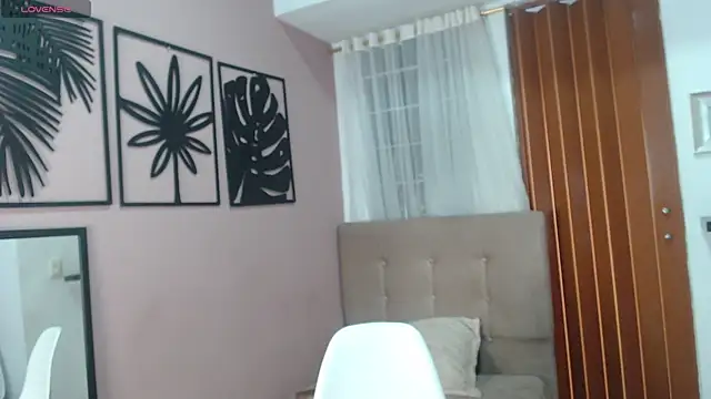 Snapshot of amara_rousse1 chatting on May 28, 12:57 pm amara rousse1 online show from May 28, 12:57 pm