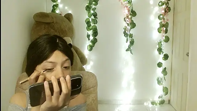 EIVIY1609 online show from October 14, 1:56 pm