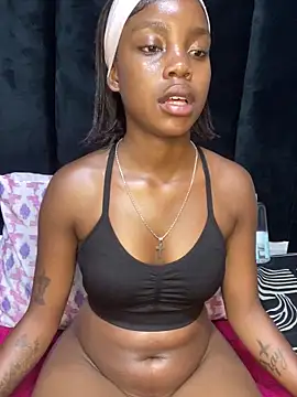 Snapshot of Littlebunny33 chatting on May 7, 10:04 pm Littlebunny33 online show from May 7, 10:04 pm