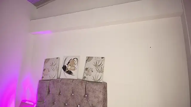 Dulce Bella  online show from February 12, 3:45 am