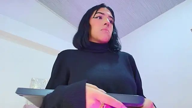 Dulce Bella  online show from March 6, 3:36 am